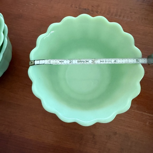 The Pioneer Woman Green Jadeite Scalloped Bowl - Picture 4 of 9